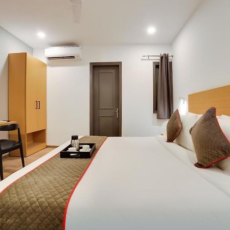 Oyo Townhouse 019 Anand Vihar Hotel New Delhi Ngoại thất bức ảnh