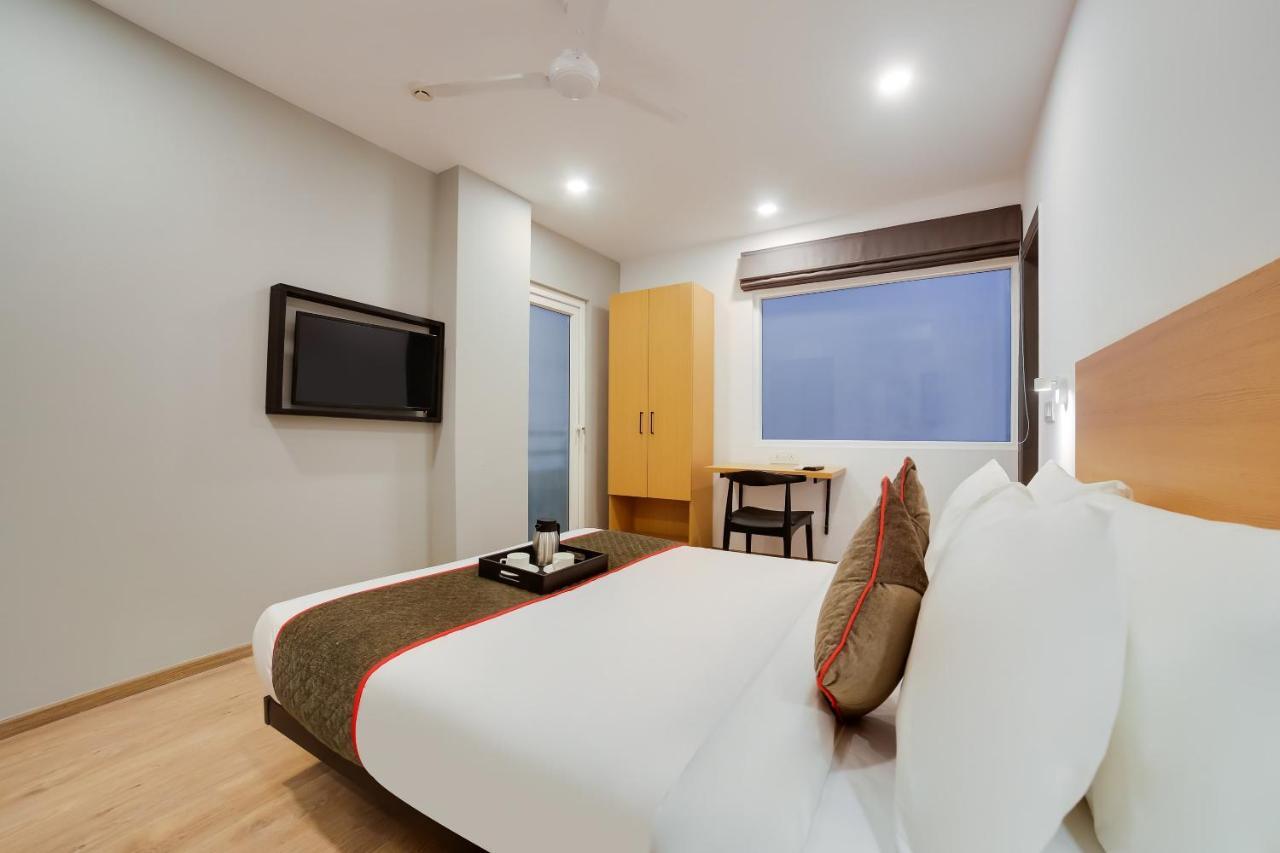 Oyo Townhouse 019 Anand Vihar Hotel New Delhi Ngoại thất bức ảnh