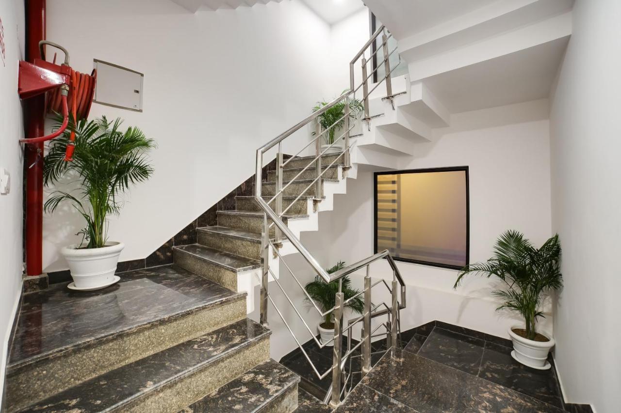 Oyo Townhouse 019 Anand Vihar Hotel New Delhi Ngoại thất bức ảnh