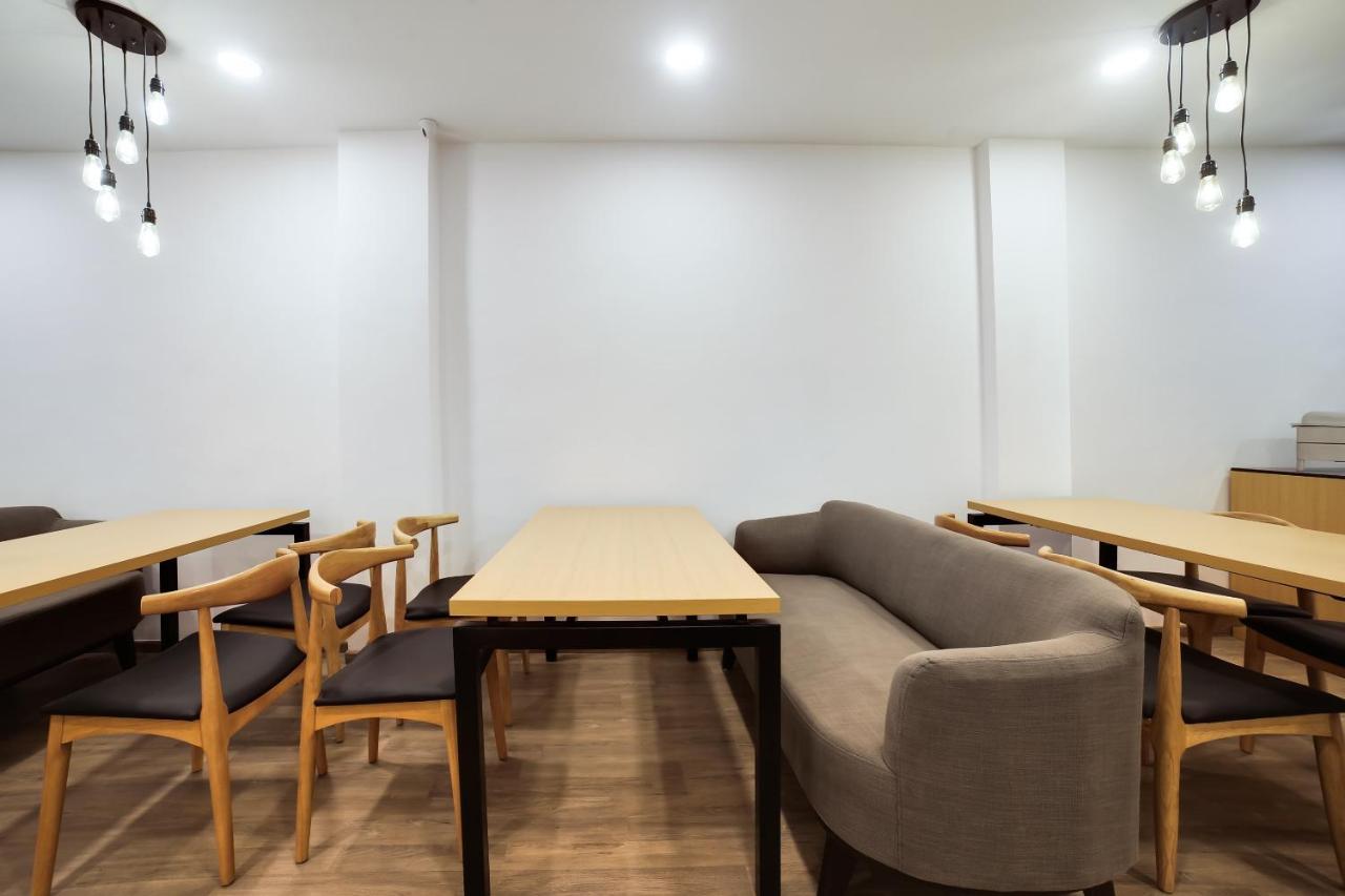 Oyo Townhouse 019 Anand Vihar Hotel New Delhi Ngoại thất bức ảnh