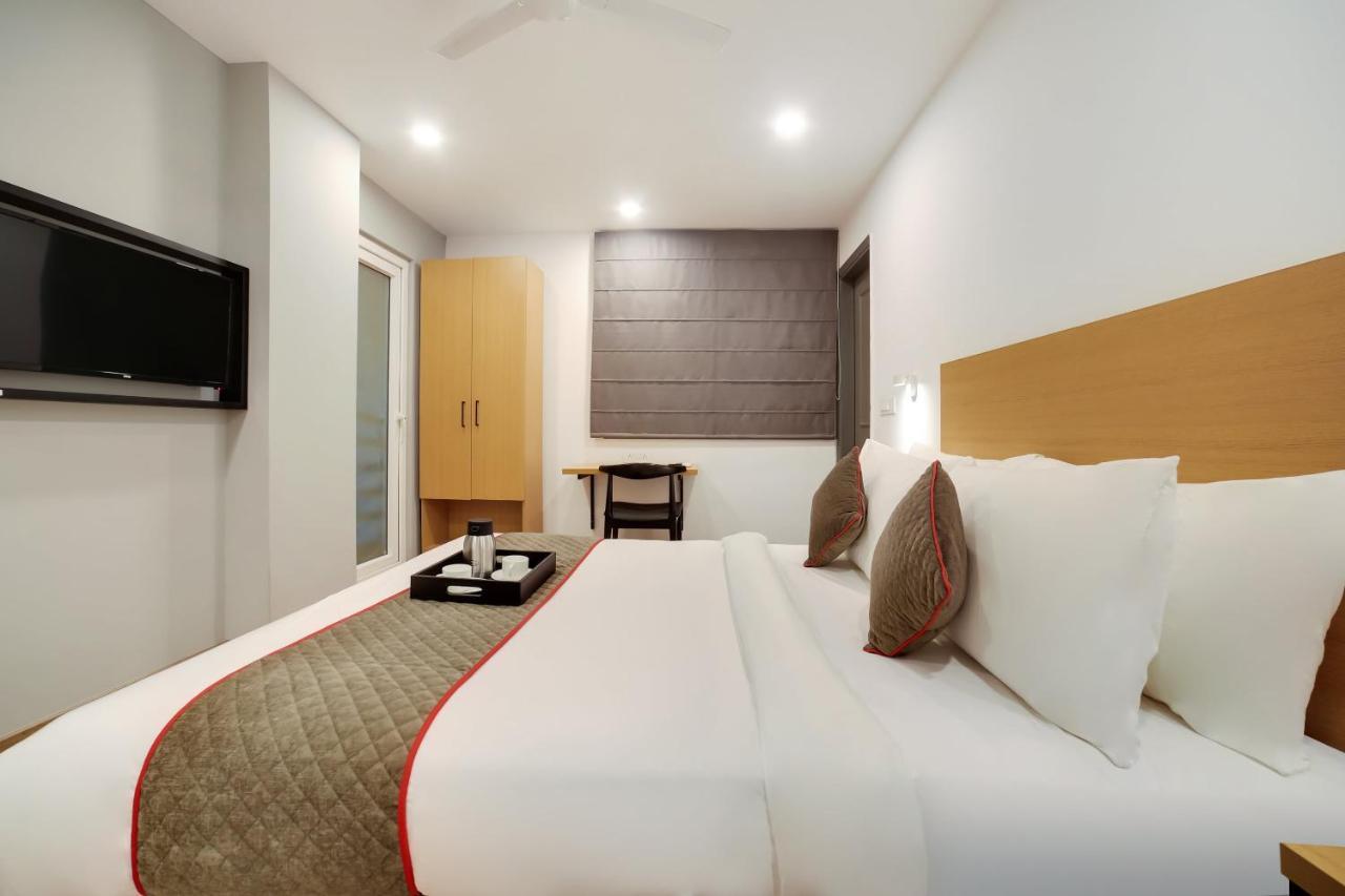 Oyo Townhouse 019 Anand Vihar Hotel New Delhi Ngoại thất bức ảnh