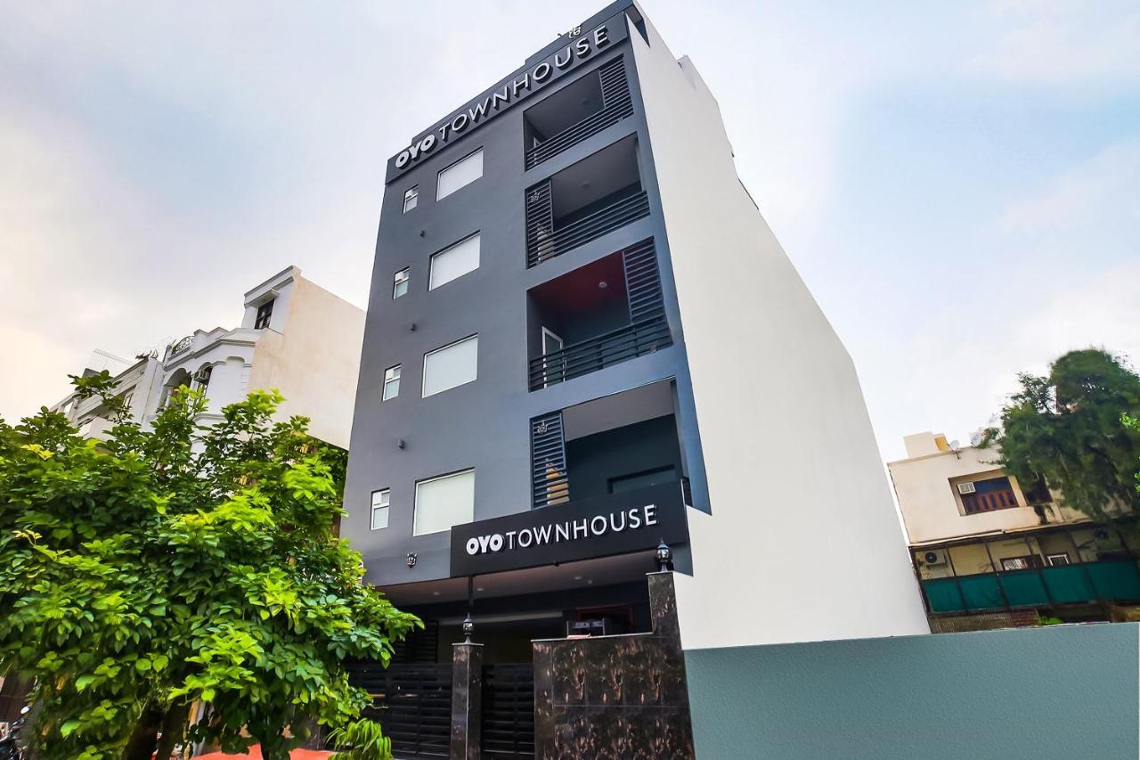 Oyo Townhouse 019 Anand Vihar Hotel New Delhi Ngoại thất bức ảnh